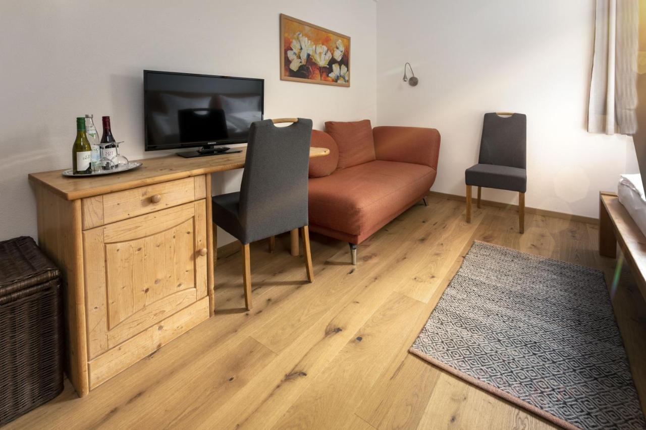 Pension Bernhardhof Otterfing Buitenkant foto