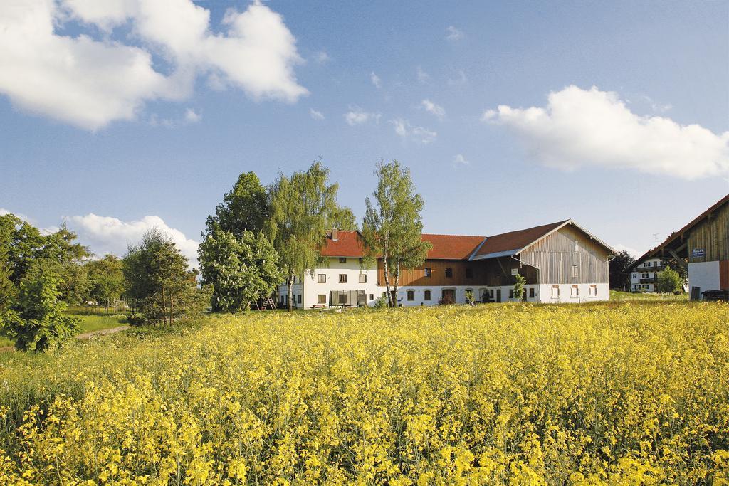 Pension Bernhardhof Otterfing Buitenkant foto