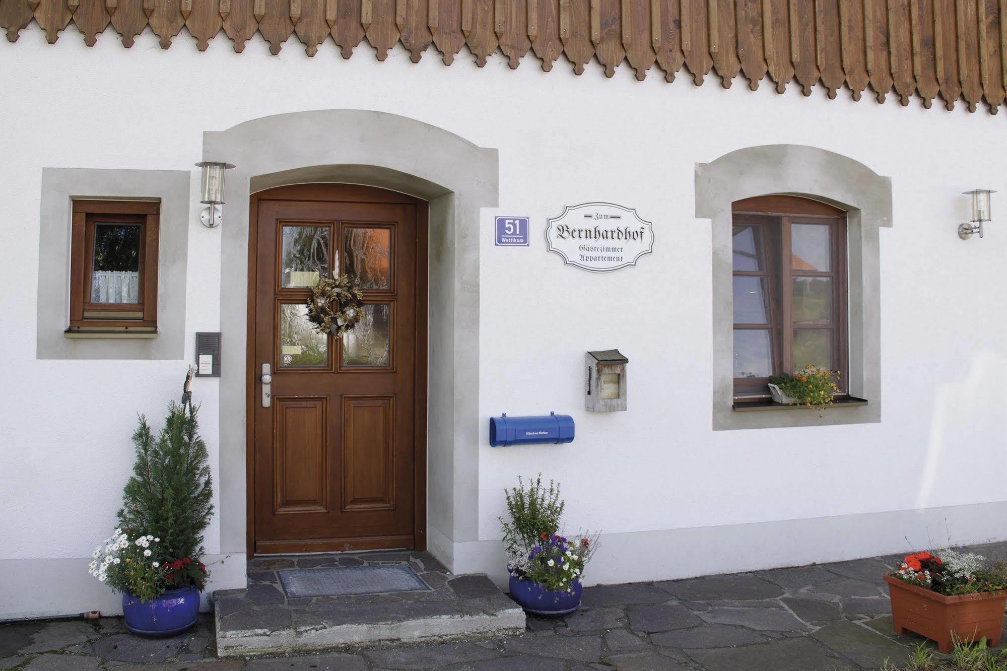 Pension Bernhardhof Otterfing Buitenkant foto