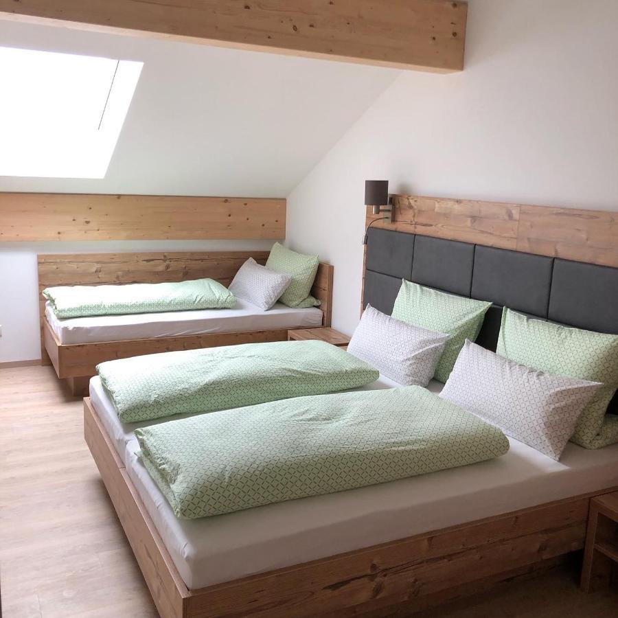 Pension Bernhardhof Otterfing Buitenkant foto